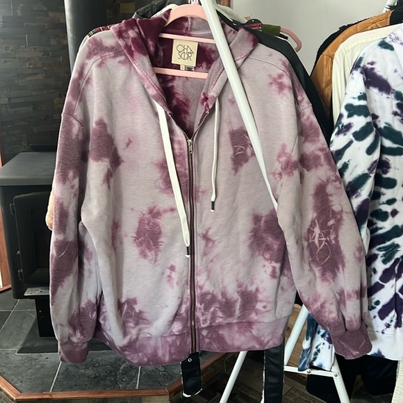 NWOT Chaser By Anthropologie. Revolve Brand. Runs Large - Picture 2 of 4